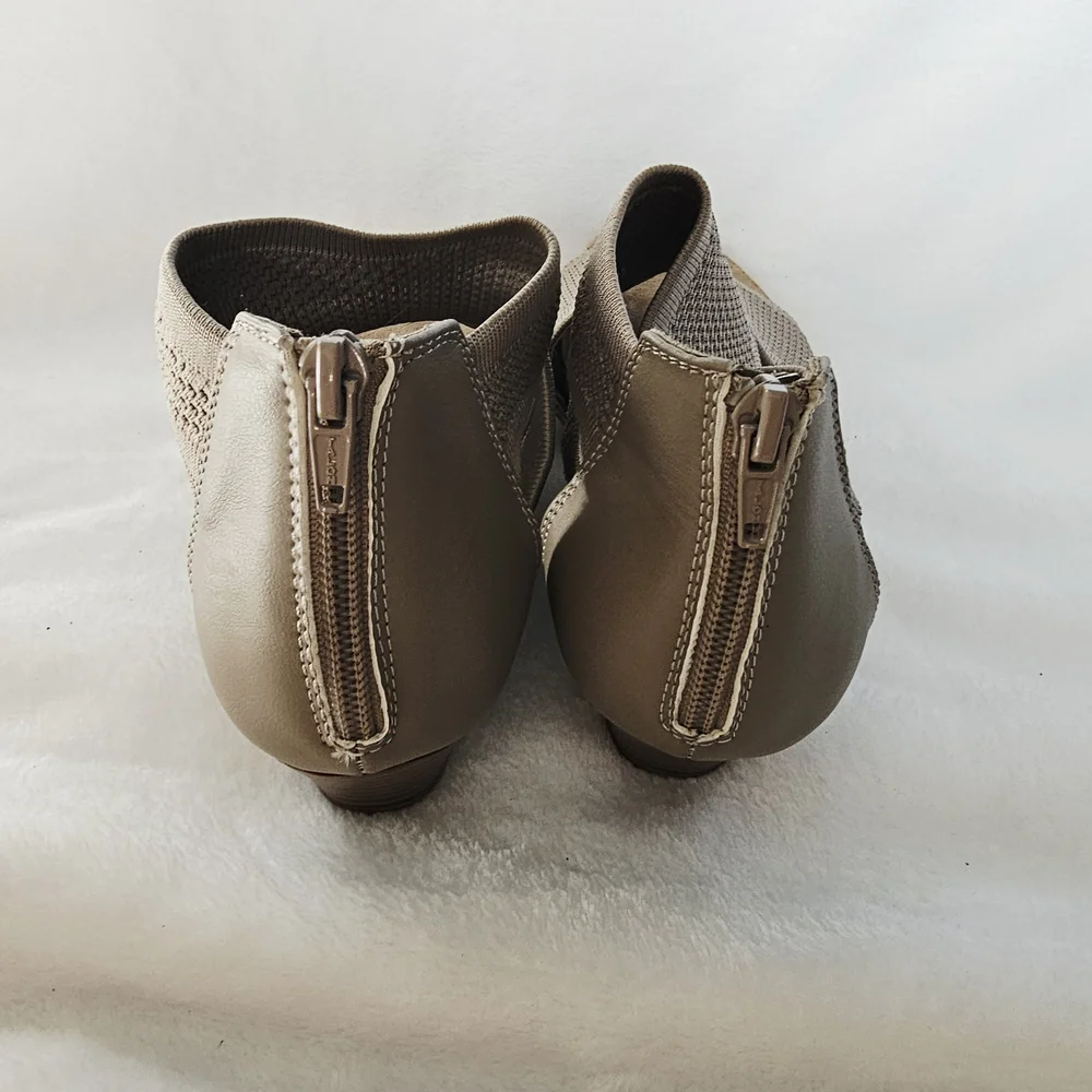 Croft & Barrow Women's Taupe Wedge Sandals